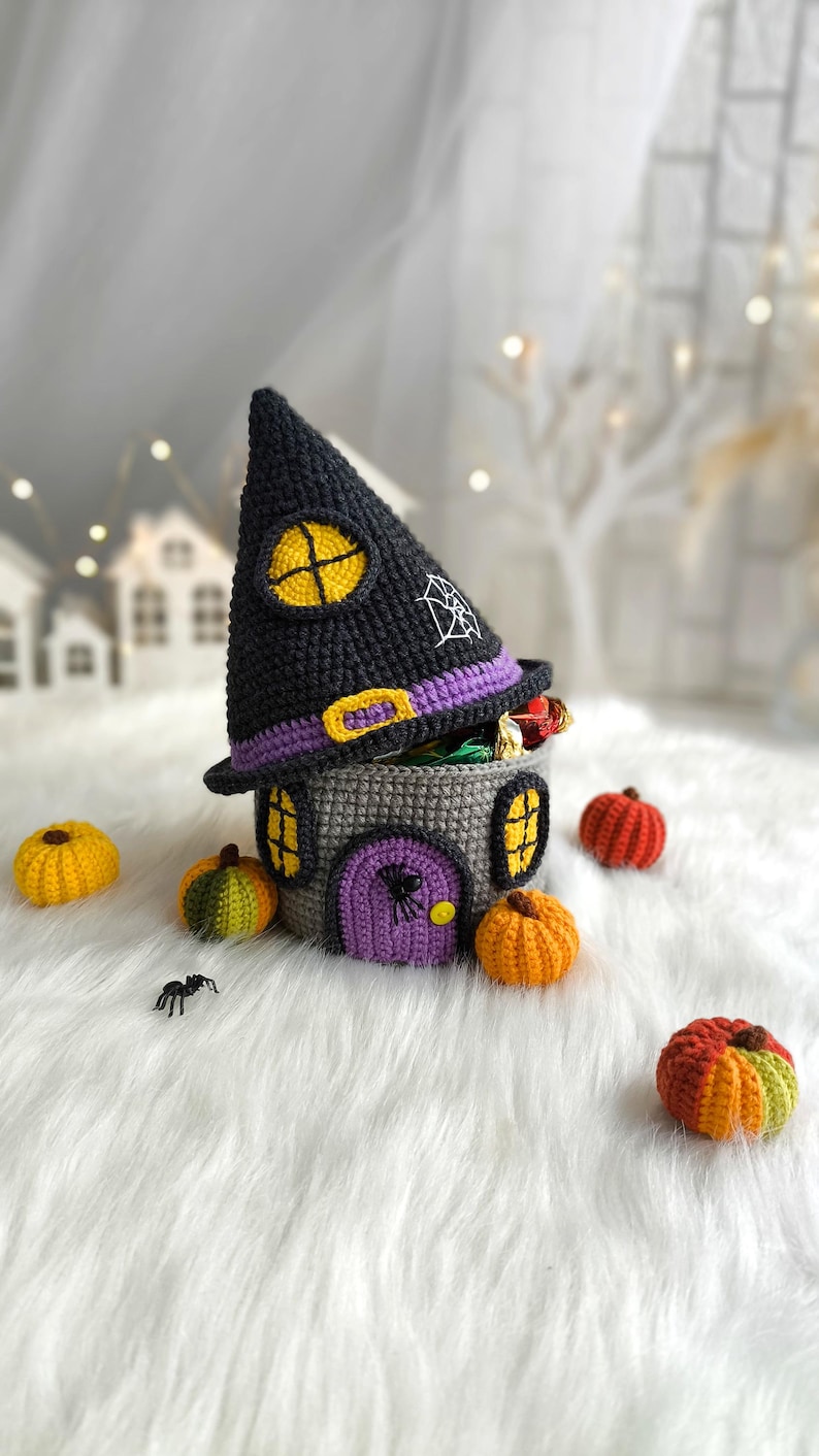 Gehaakt Halloween-huisdoospatroon pdf, snoephouder heksenhuis, spooky gehaakte mand, Trick or Treat Halloween-decor afbeelding 7