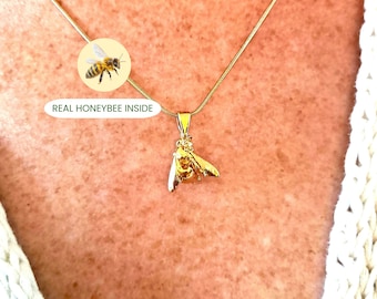 Honeybee Pendant – 24K Gold plated– Bee Jewelry Gift – Contains a real Honeybee