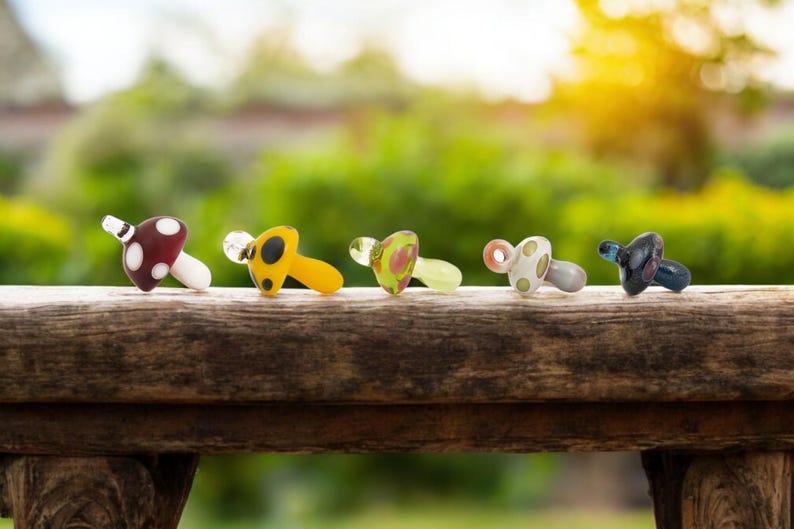 5 colors of handmade borosilicate glass mushroom pendants