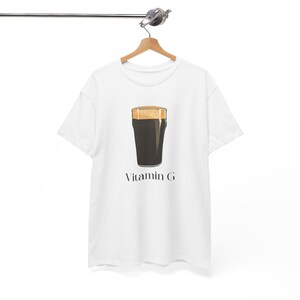 Koszulka z nadrukiem piwa Guinness: witamina G (w stylu irlandzkiego pubu) zdjęcie 3