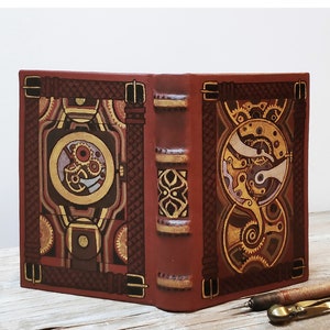 Uhrenmuster Steampunk Leder Journal, handgemachtes Buch, Notizbuch im Vintage Stil, blanko Papier, handbemalt - Das geheime Leben der Uhren