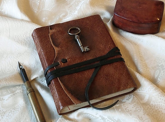 Leather Journal Chestnut Vintage Style Cover With Old Key - Old Leather Journal Cover Leather Journal Chestnut Vintage Style Cover With Old Key - Old Leather Journal Cover