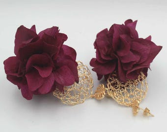 Pendientes de hortensias preserervadas y crochet