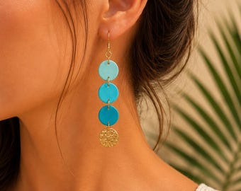 Pendientes colgantes turquesa de verano / Pendientes hechos a mano de arcilla polimérica / Pendientes de playa / Joyería costera / Pendientes llamativos y ligeros