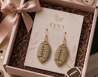 Pendientes de fútbol dorados para mujer / Joyería de fútbol hecha a mano / Pendientes para el día del partido