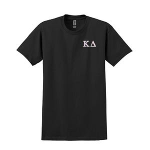 Camiseta con letras griegas bordadas de la hermandad Kappa Delta