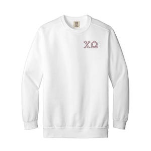 Sudadera de cuello redondo con letras griegas bordadas en colores cómodos de la hermandad Chi Omega