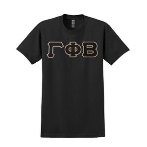 Camiseta con letras griegas de la hermandad Gamma Phi Beta
