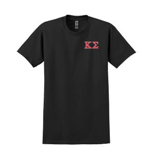 Kappa Omega Bruderschaft gesticktes griechisches Buchstabe-T-Shirt