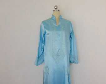 70s Kaiser satin embroidered kaftan size small