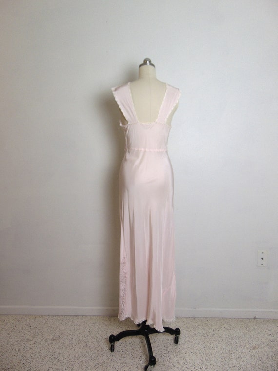 40s rayon and lace light pink nightgown size small - image 3