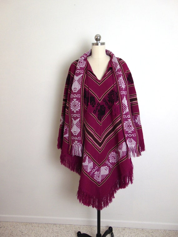 70s wool poncho from Ecuador size any - image 4