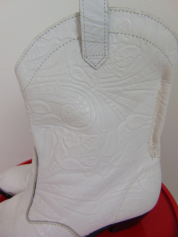 80s white leather shorty cowboy boots size 8 - image 8