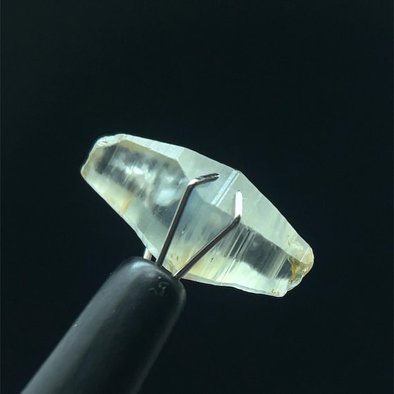 4.44 ct Unheated Sapphire -  Natural Corundum Crystal – Rare Gem – Sri Lanka Origin
