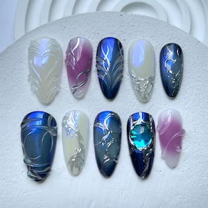 Y2K Elegant Metallic Fake Nails | Purple and Chrome with Holographic Accents Nail Art | Luxury Chrome Nail Art | Y2K-Inspried Nails