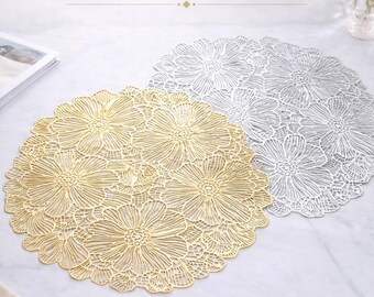3D Camellia Lace Luxe Tischset, metallisches Luxustischset, elegante Essakzente, hitzebeständiges Tischset, moderne Housewarming-Dekorgeschenke