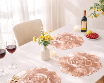 3D Rose Radiance Luxe Tischset, metallisches Luxustischset, eleganter Essakzent, hitzebeständiges Tischset, modernes Housewarming-Dekorgeschenk