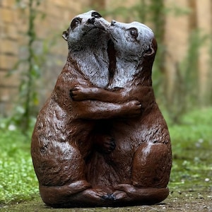 Otter couple concrete statue Hugging otters garden sculpture Cement wildlife decoration Romantic cement animal ornament Otters lover gift