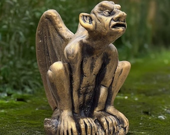 Unique concrete gargoyle figure Stone monster statue Outdoor guardian gargoyle ornament Cement demon sculpture Gargoyle lawn art Lover gift