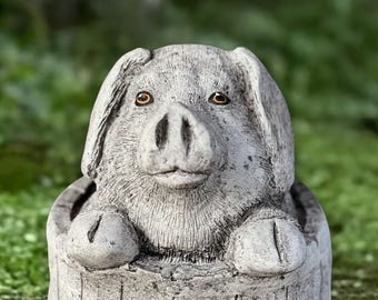 コンクリート製の豚の像 屋外用の樽の中の豚の彫刻 石造りの家畜の置物