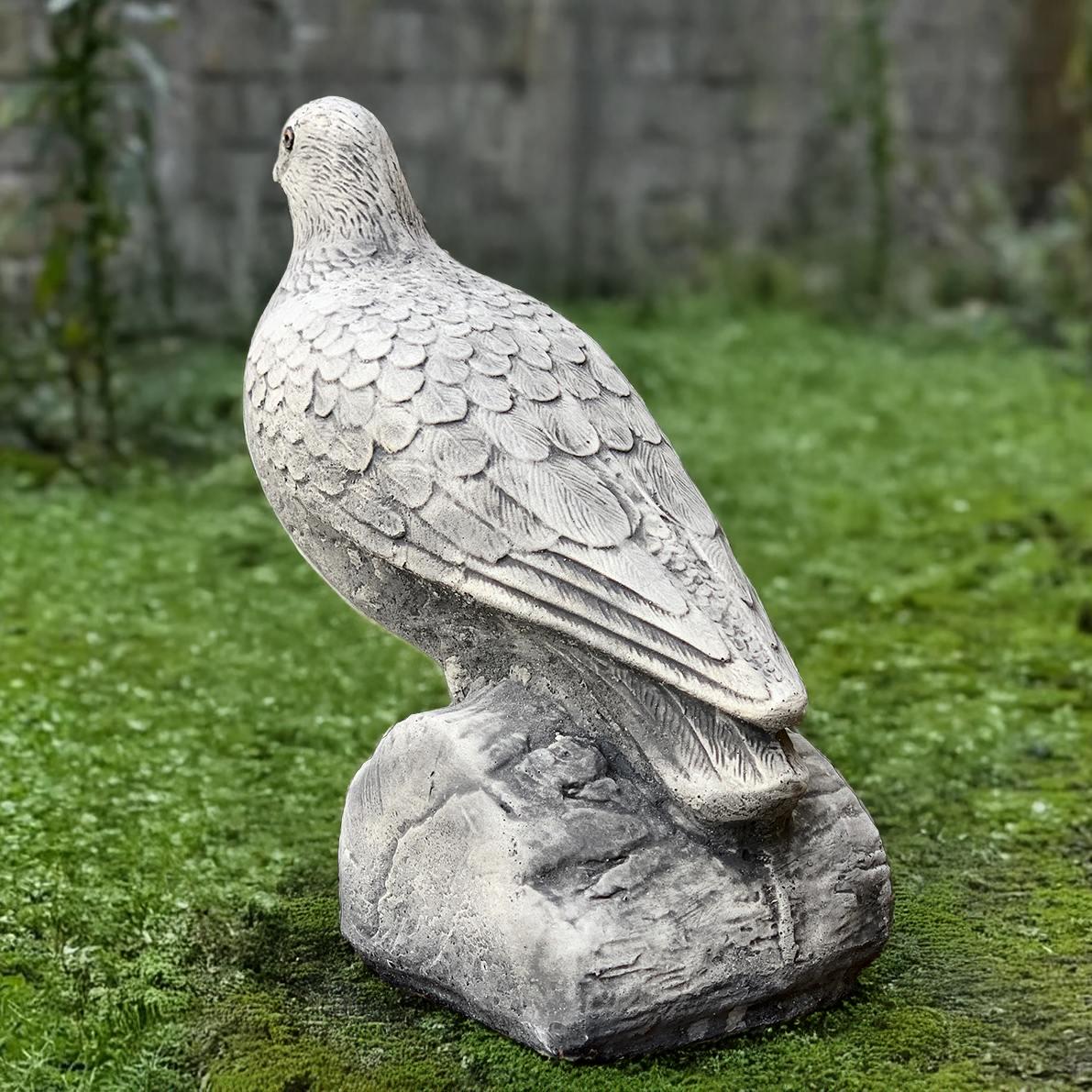 鳥の置物 庭石 彫刻 オブジェ 石の鳩の像 コンクリートの鳥の彫刻 庭の鳩の置物 セメントの動物の