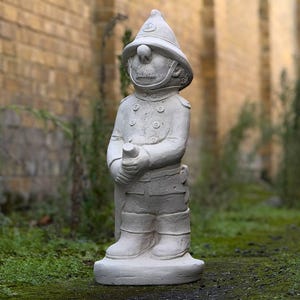 Concrete firefighter statue Stone garden fireman sculpture Cement firefighter decoration Outdoor hero ornament Fireman home figurine Gift