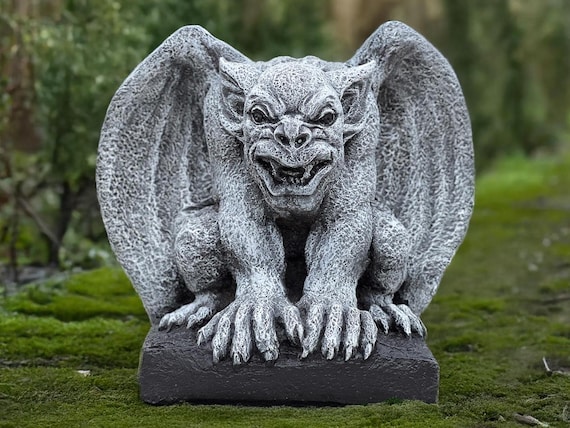 大型ガーゴイル装飾 石造りの悪魔の像 ゴシックモンスターの飾り 屋外