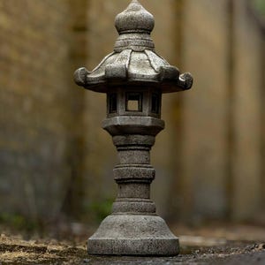 Large lantern pagoda statue Concrete pagoda sculpture Outdoor Japanese pagoda ornament Zen garden decoration Pagoda lover gift Yard art