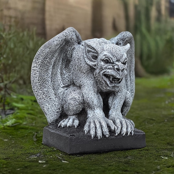 大型ガーゴイル装飾 石造りの悪魔の像 ゴシックモンスターの飾り 屋外