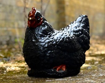 Escultura de pollo negro de hormigón Estatua de pollo realista para exteriores Gallina de cemento para decoración de jardín Adorno de granja de piedra Estatua de animal Pájaro