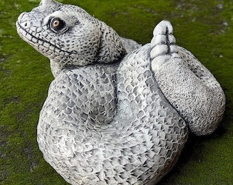 Statue de serpent recroquevillé Sculpture de vipère en pierre Figurine de serpent en béton Décoration de reptile en plein air Ornement de faune Cadeau pour amoureux des serpents Art de jardin