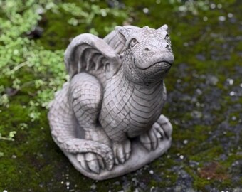 大きな座ったドラゴンの像コンクリートドラゴンの装飾神話の