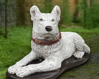 Scultura di pastore tedesco in cemento, statuetta di cane tedesco in pietra, statua di cane in cemento, decorazione per animali da giardino, cane tedesco fatto a mano, ornamento per porta d'ingresso