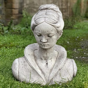 Outdoor woman face sculpture Concrete head statue Large woman bust figurine Stone abstract face ornament Modern decoration Front door art