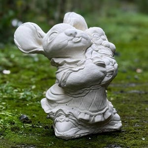 Adorable mouse figurine with baby decoration Holiday garden and home ornament Cement animal figurine Concrete mouse statue Mouse lover gift