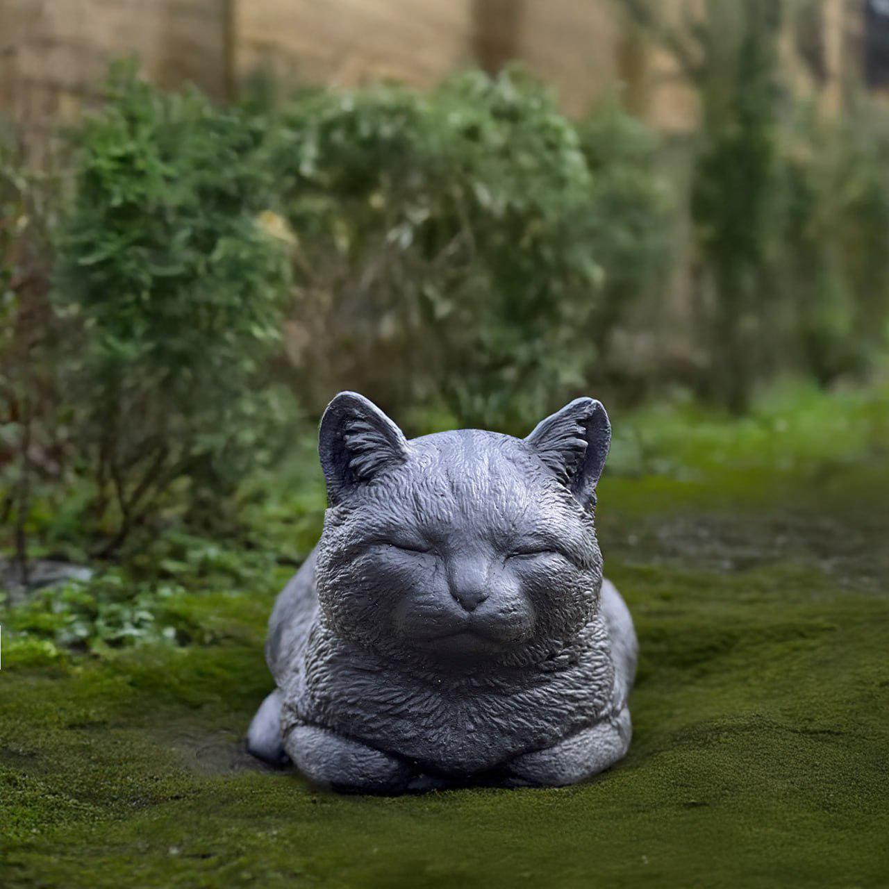 猫の置物 石製 コンクリート製の眠っている子猫の像 石の猫の置物 セメント製の記念猫