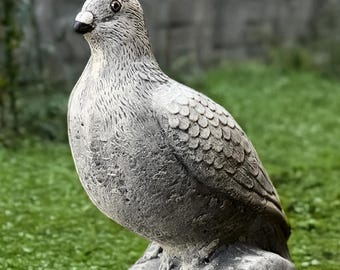 石の鳩の像 コンクリートの鳥の彫刻 庭の鳩の置物 セメントの動物の