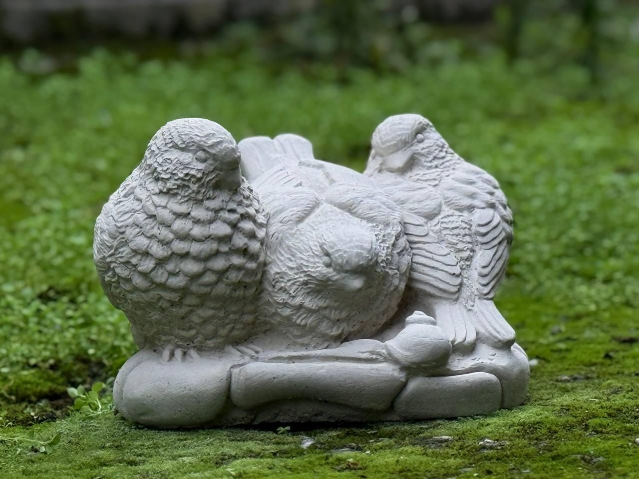 コンクリート製の鳥の家族の像 石のトリオの鳥の置物 庭の装飾彫刻