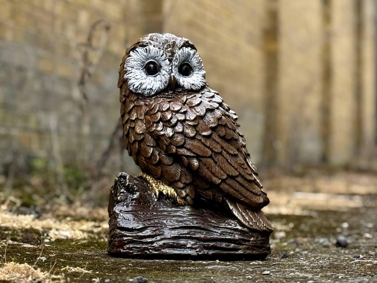屋外用フクロウの像 コンクリート製の鳥の置物 石造りの森の彫刻