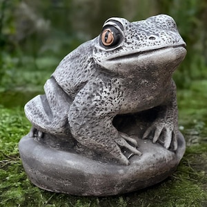 Stone frog sculpture Outdoor animal figurine Concrete frog statue Garden ornament Front door decoration Frog lover gift Handmade frog art
