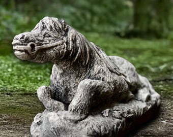 庭の馬の彫刻コンクリートの騎馬像石のポニーの装飾屋外の動物の置物