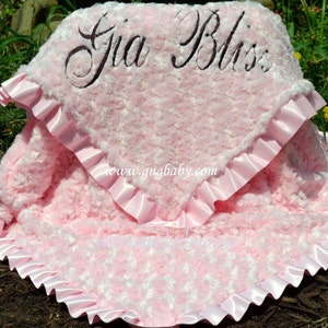 Manta Minky-Rosa Minky Swirl-Satin Ruffle-Personalizado-Bebé Niña-Manta para niños pequeños-Cochecito-Manta de cuna-Manta de bebé-Manta rosa imagen 1