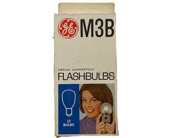 General Electric M3B FLASHBULBS Box of 12 - Vintage 1960's - New Old Stock