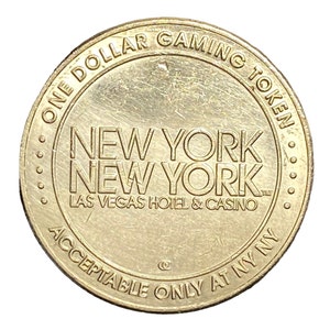Caesars Palace Las Vegas Casino Pin Gold Glitter Nevada LV Souvenir Card  New
