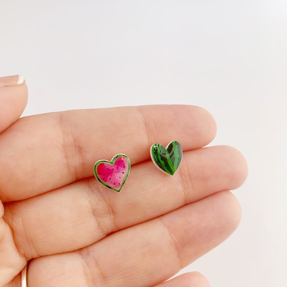 Ver en Etsy: Mismatched Watermelon Heart Stud Earrings, stainless steel Mismatched Watermelon Heart Stud Earrings, stainless steel