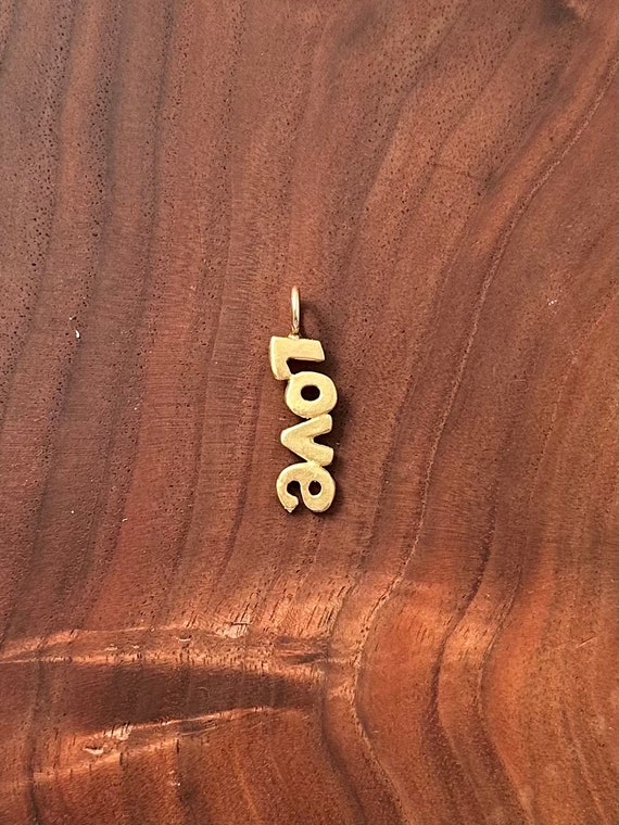 Vintage 18k Gold Vertical Love Pendant