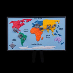 World of Wonders - Praktischer 3D Gedruckter Globus | Einzigartige Geographie Dekor, Kinder lernen, Home Office Dekoration, Geschenkidee