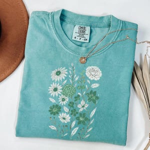 Comfort Colors® Vintage Pressed Flowers Shirt Botanical Floral Tshirt Boho Cottagecore Tee Wildflowers Floral T Shirt Gift for Gardener