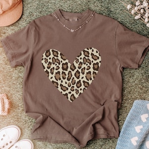 Comfort Colors® Leopard Heart Shirt, Valentine Heart T-Shirt, Cute Valentine Day Shirt, Animal Print Shirt, Mother&#39;s day tee