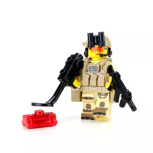 Klocek bojowy EOD Specjalista ds. usuwania materiałów wybuchowych wykonany z prawdziwych minifigurek LEGO®
